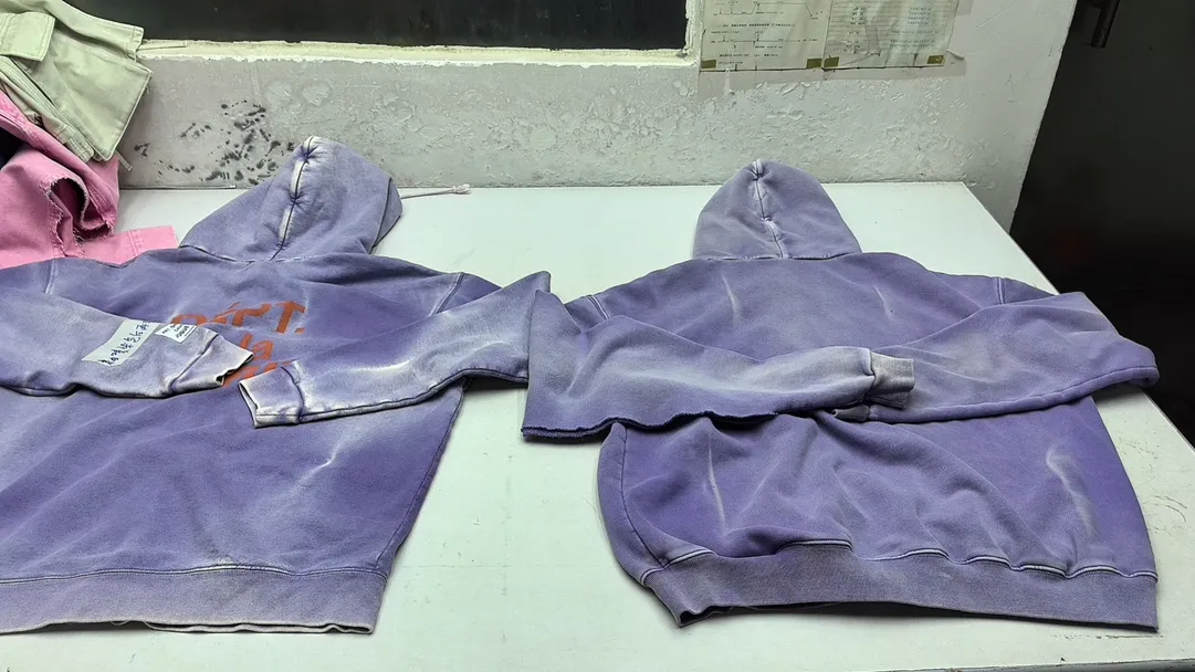 Washed, dyed and proofed GALLERY DEPT. FRENCH ZIP HOODIE French zippered hoodie Sun-washed purple Washed purple S-XL Ready-to-wear dyeing Hand-sewn and heavy-duty fabric fading Super-heavy washing Hand-hanging holes Bone-edging and whitening Mold customization with G LOGO zipper